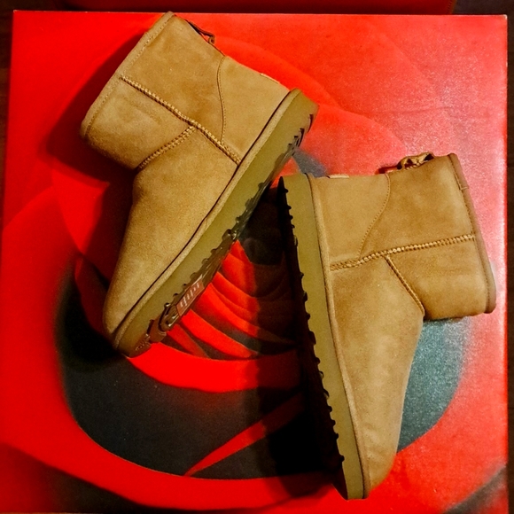 UGG Classic Mini ll Boot - Picture 2 of 7